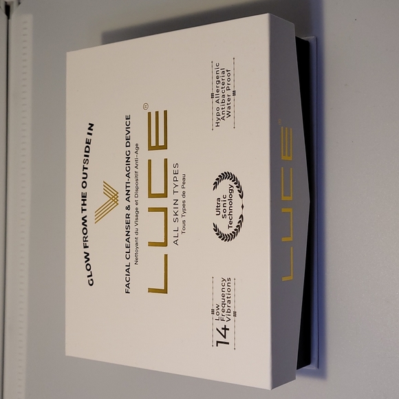 NEW LUCE180° Facial Cleansing and Anti-Aging Device - Picture 3 of 6